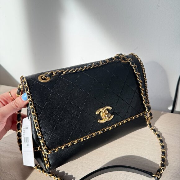 NWT CHANEL Small Flap Bag Black Leather Diamond Quilted Gold-tone Chain Strap - Picture 1 of 15